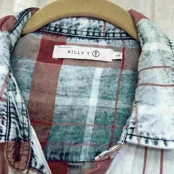 Billy T large Ltweight red white blue plaid w/roll tab sleeves item# 18 - Picture 2 of 8